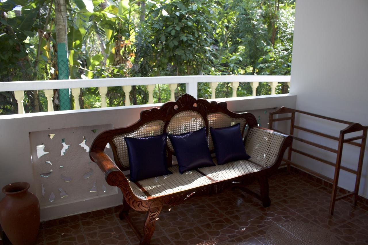 快乐椰子酒店 乌纳瓦图纳 外观 照片